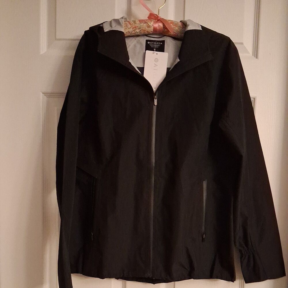 Athleta NWT Black Rainout Traverse Jacket Size M Waterproof Hooded Full Zip